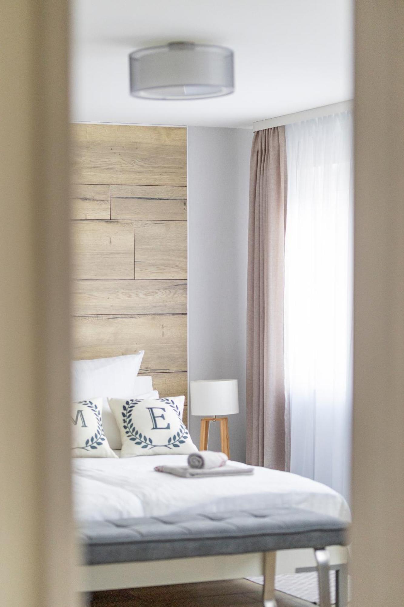 Design Maisonette - 24H Self-Check-In - Bis 7 Pers - In Direkter Weihernaehe - Parkplatz - Wifi - Balkon -Terrasse - Radwege Schiffweiler Bagian luar foto