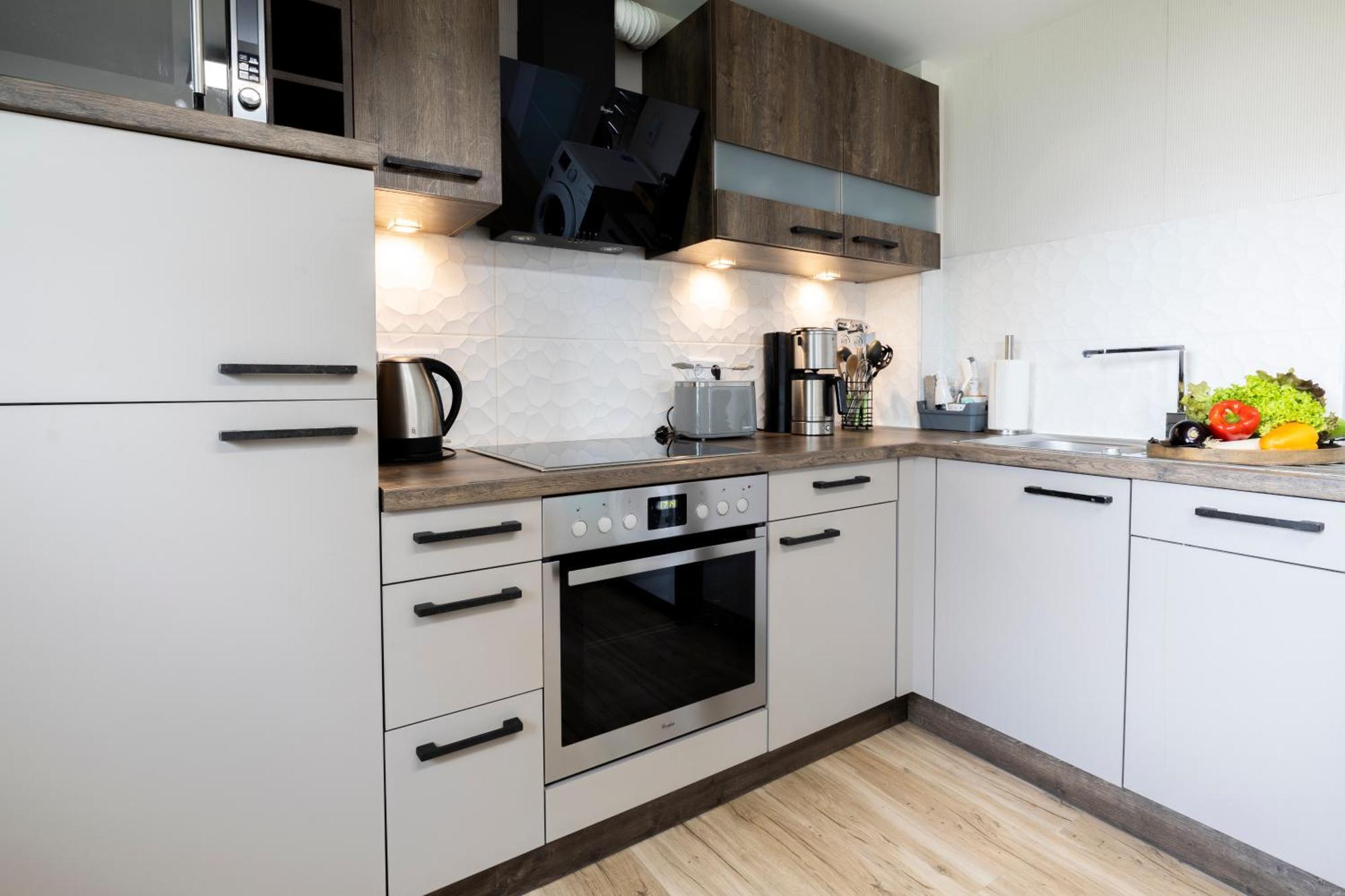 Design Maisonette - 24H Self-Check-In - Bis 7 Pers - In Direkter Weihernaehe - Parkplatz - Wifi - Balkon -Terrasse - Radwege Schiffweiler Bagian luar foto