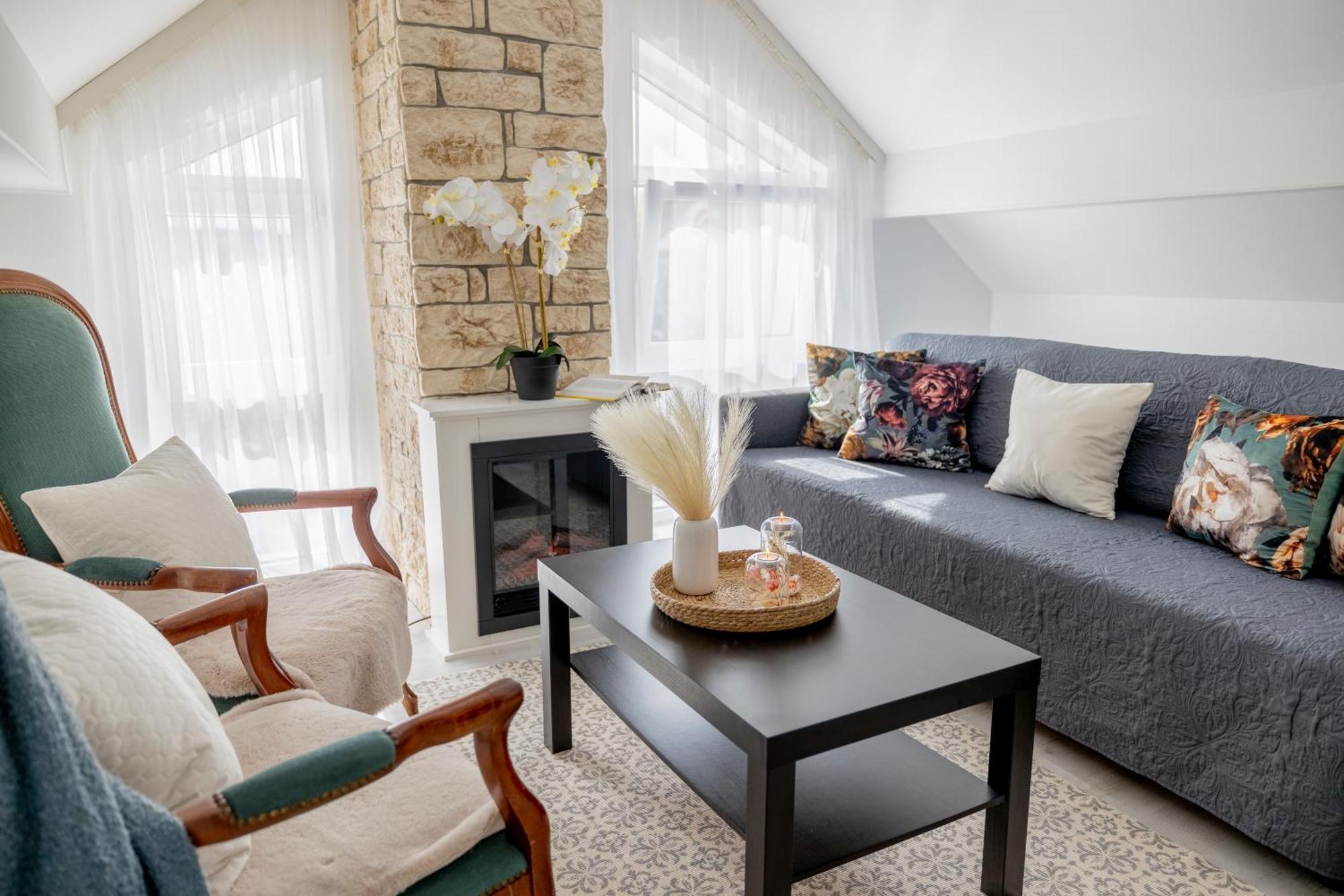 Design Maisonette - 24H Self-Check-In - Bis 7 Pers - In Direkter Weihernaehe - Parkplatz - Wifi - Balkon -Terrasse - Radwege Schiffweiler Bagian luar foto